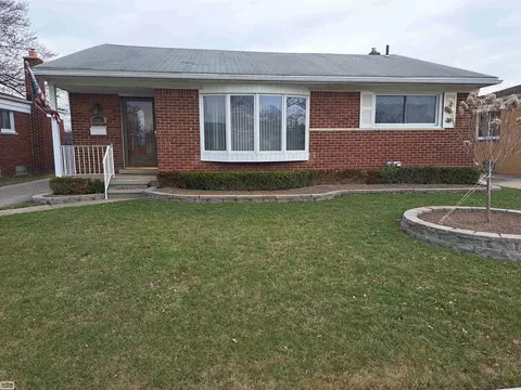 18063 Winsome, Fraser, MI 48026