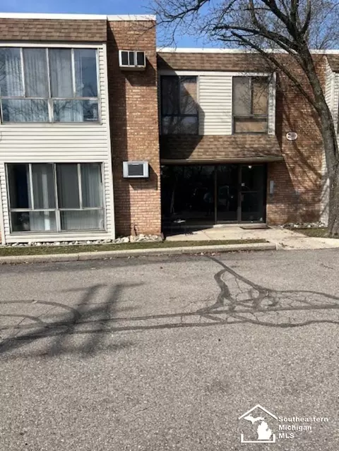 28420 W 8 Mile #A5, Farmington, MI 48336