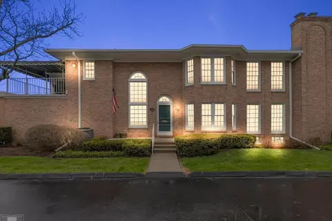 149 Windwood Pointe, Saint Clair Shores, MI 48080