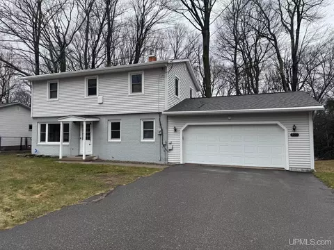 807 Grove, Marquette, MI 49855