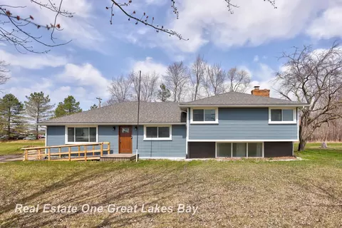 6708 Muirhead, Freeland, MI 48623