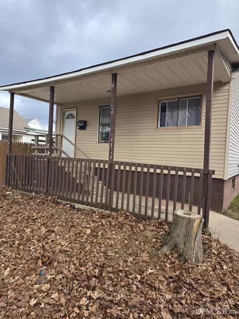 318 N 13th, Escanaba, MI 49829