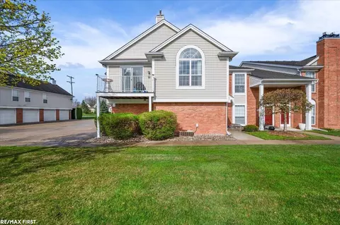 52195 Heatherstone #30, Macomb, MI 48042