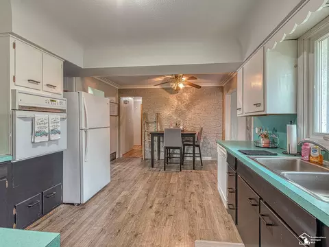 Kitchen - 5370 E Albain, Monroe, MI 48161 photo 2 of 4