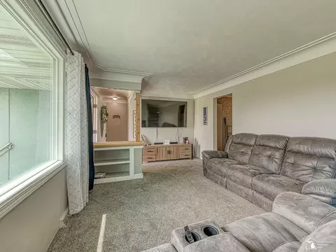 Living - 5370 E Albain, Monroe, MI 48161 photo 3 of 4