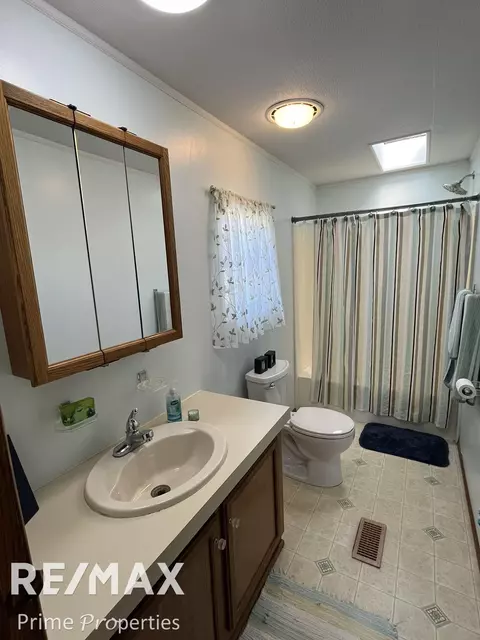 Bath - 29 Armstrong, Flushing, MI 48433 photo 1 of 2