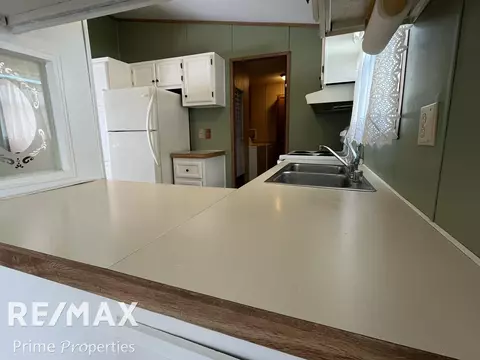 Kitchen - 29 Armstrong, Flushing, MI 48433 photo 1 of 2