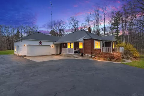 2828 Lakeshore, Applegate, MI 48401 photo 2