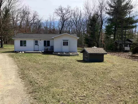 4822 Mary Jo Dr, Harrison, MI 48625