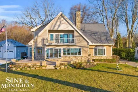 1788 S Channel, Harsens Island, MI 48028