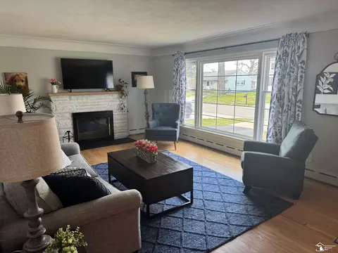 Living - 111 Sylvan, Monroe, MI 48162 photo 2 of 2