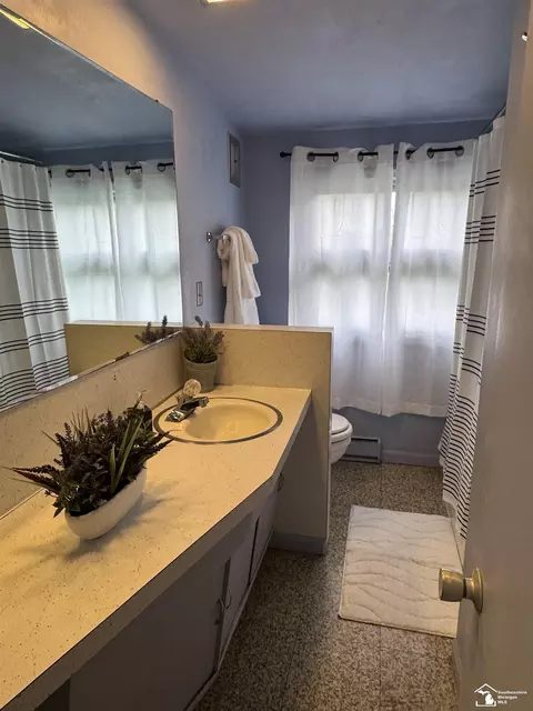 Bath - 111 Sylvan, Monroe, MI 48162 photo 2 of 2