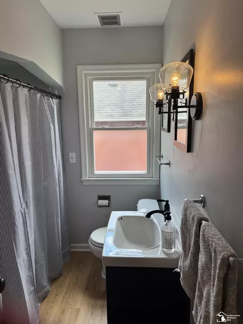 Bath - 111 Sylvan, Monroe, MI 48162 photo 1 of 2