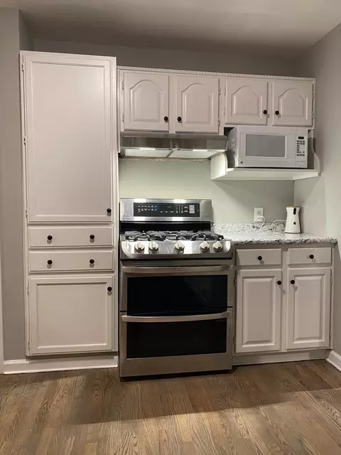 Kitchen - 815 Coutant, Flushing, MI 48433 photo 2 of 4