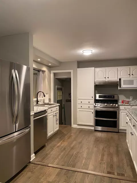 Kitchen - 815 Coutant, Flushing, MI 48433 photo 1 of 4