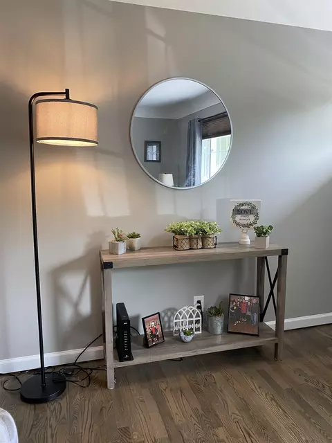 Entry Way - 815 Coutant, Flushing, MI 48433 photo 2 of 3