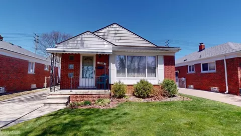 20841 Frazho, Saint Clair Shores, MI 48081