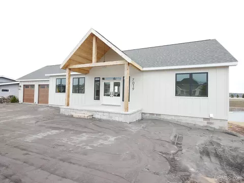 7019 Sandpiper, Houghton, MI 49931