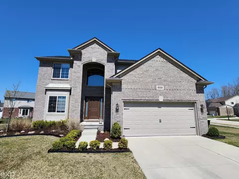 48089 Castle Hl, Clinton Township, MI 48038
