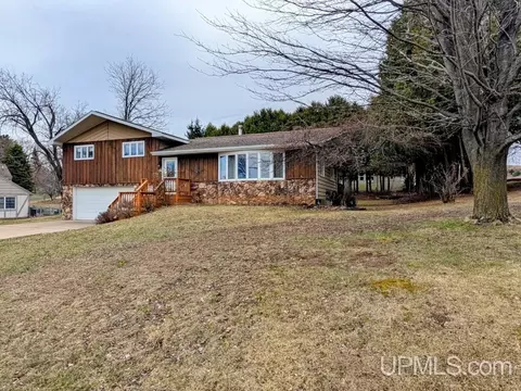 905 E Margaret, Iron Mountain, MI 49801