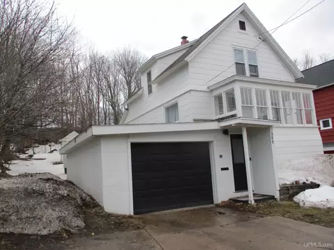 305 W Calverley, Houghton, MI 49931