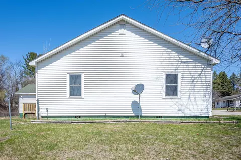 Exterior - 711 N N Spg, Gladwin, MI 48624 photo 9 of 14