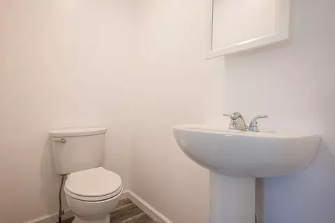Bath - 711 N N Spg, Gladwin, MI 48624 photo 3 of 4