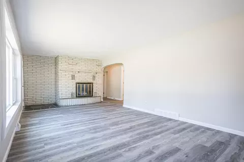 Living - 711 N N Spg, Gladwin, MI 48624 photo 4 of 6