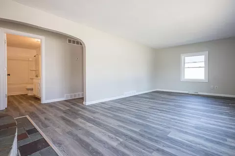 Living - 711 N N Spg, Gladwin, MI 48624 photo 2 of 6