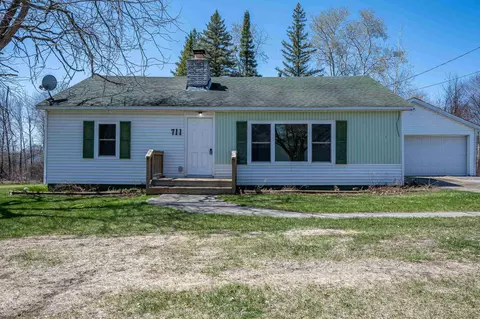 Exterior - 711 N N Spg, Gladwin, MI 48624 photo 3 of 14