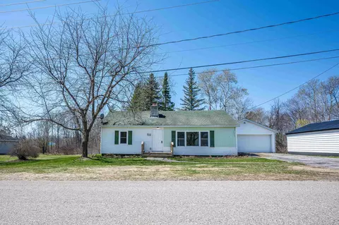 Exterior - 711 N N Spg, Gladwin, MI 48624 photo 2 of 14