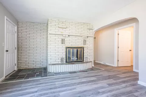 Living - 711 N N Spg, Gladwin, MI 48624 photo 5 of 6