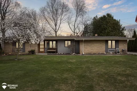 4405 Thornapple, Burton, MI 48509