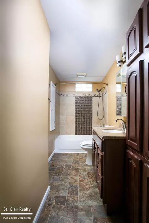 Bath - 1479 Bartlett, Saint Clair, MI 48079 photo 1 of 5