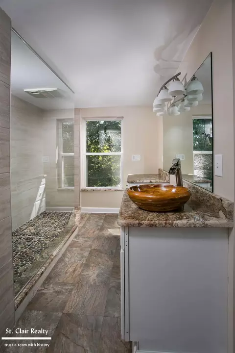 Bath - 1479 Bartlett, Saint Clair, MI 48079 photo 4 of 5