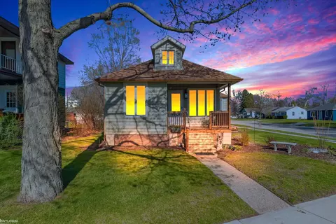 1802 Riverside, Port Huron, MI 48060