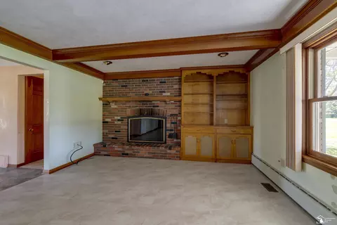 9911 Secor, Temperance, MI 48182 photo 2