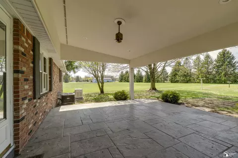9911 Secor, Temperance, MI 48182 photo 12