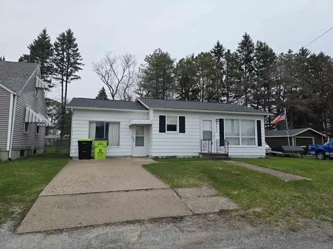 211 E 6th, Pinconning, MI 48650