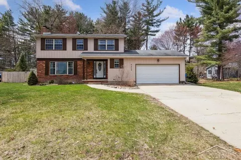 4809 Birchwood, Midland, MI 48642