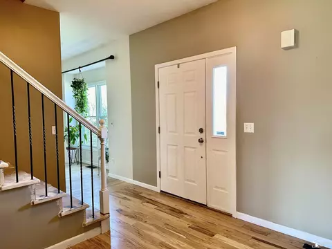Entry Way - 429 W Hurd, Monroe, MI 48162 photo 1 of 4