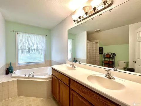Bath - 429 W Hurd, Monroe, MI 48162 photo 3 of 6