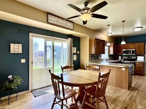 Dining - 429 W Hurd, Monroe, MI 48162 photo 2 of 2