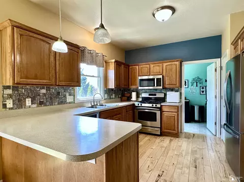 Kitchen - 429 W Hurd, Monroe, MI 48162 photo 2 of 6