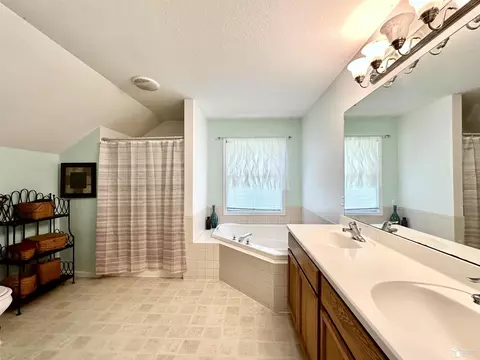 Bath - 429 W Hurd, Monroe, MI 48162 photo 2 of 6