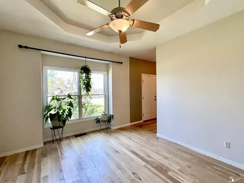 Living - 429 W Hurd, Monroe, MI 48162 photo 2 of 6