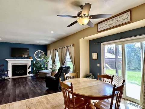 Dining - 429 W Hurd, Monroe, MI 48162 photo 1 of 2