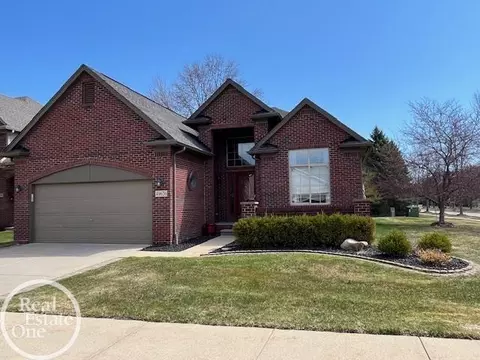 49626 Sable Crk, Macomb, MI 48042