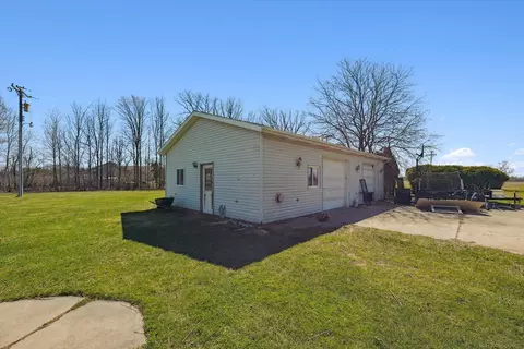 16400 Roehl, Capac, MI 48014 photo 35