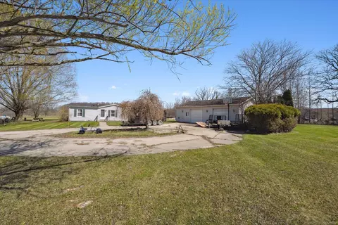 16400 Roehl, Capac, MI 48014 photo 3